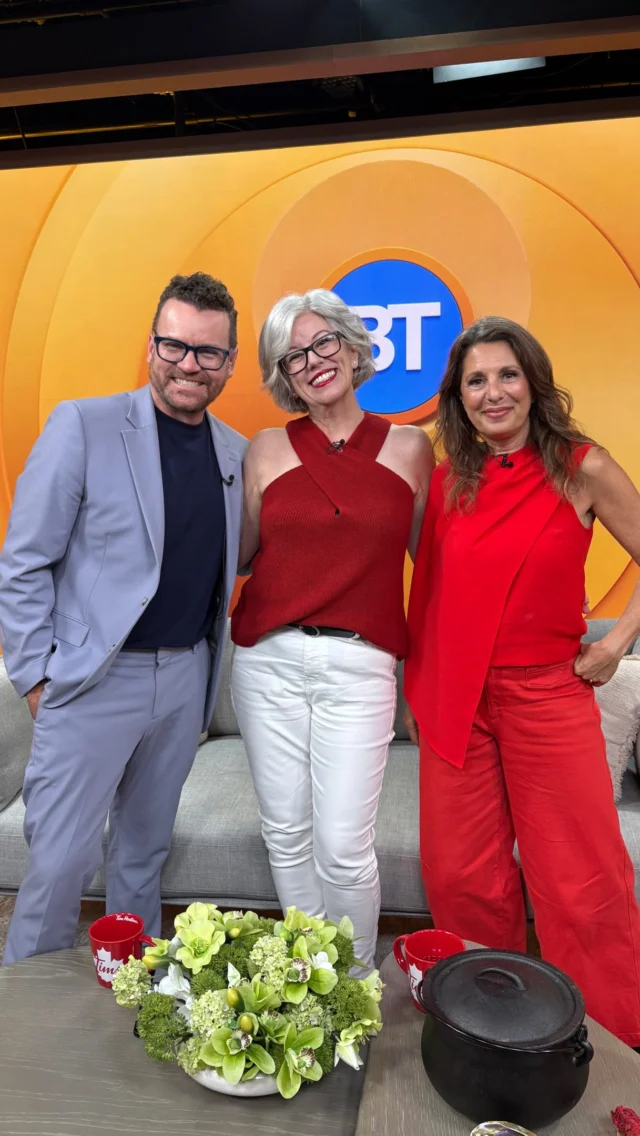 A great morning at Breakfast Television with Tarot Lori! ✨ Here’s a little recap from behind the scenes before she went live to share her rituals. @tarot.lori#frontdoorpr #breakfasttelevision #interview #pr #behindthescenes